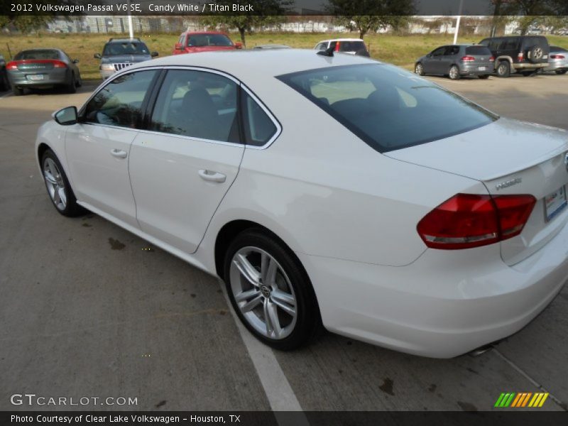 Candy White / Titan Black 2012 Volkswagen Passat V6 SE