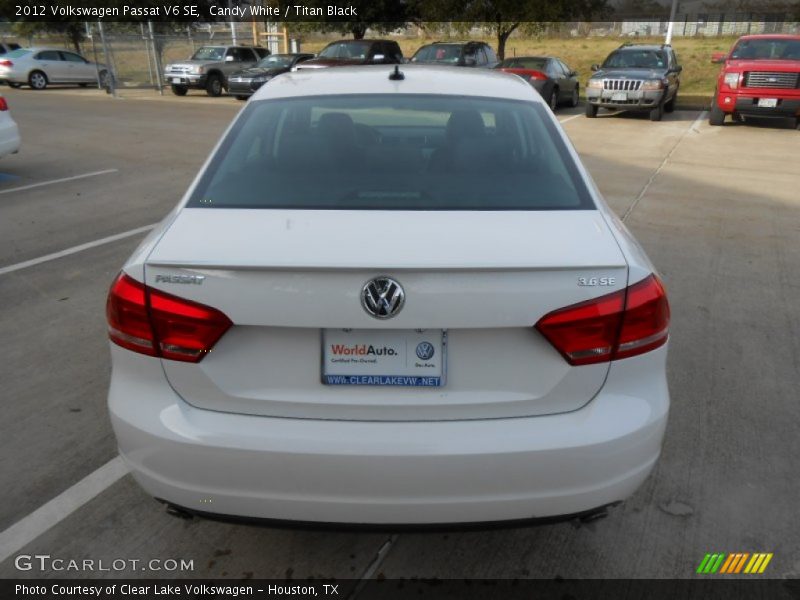 Candy White / Titan Black 2012 Volkswagen Passat V6 SE