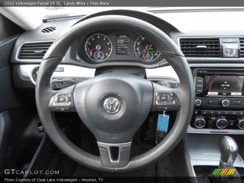 Candy White / Titan Black 2012 Volkswagen Passat V6 SE