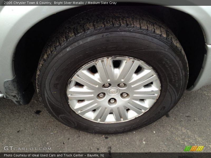 Bright Silver Metallic / Medium Slate Gray 2006 Chrysler Town & Country