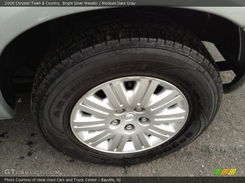 Bright Silver Metallic / Medium Slate Gray 2006 Chrysler Town & Country