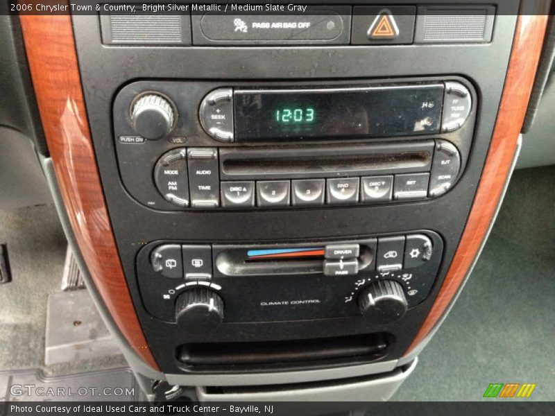 Bright Silver Metallic / Medium Slate Gray 2006 Chrysler Town & Country