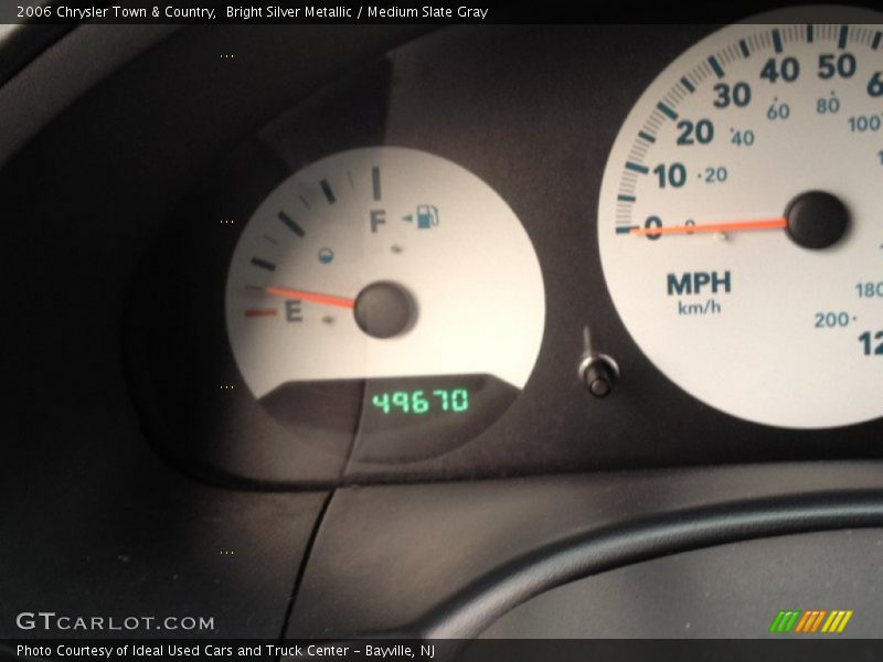 Bright Silver Metallic / Medium Slate Gray 2006 Chrysler Town & Country