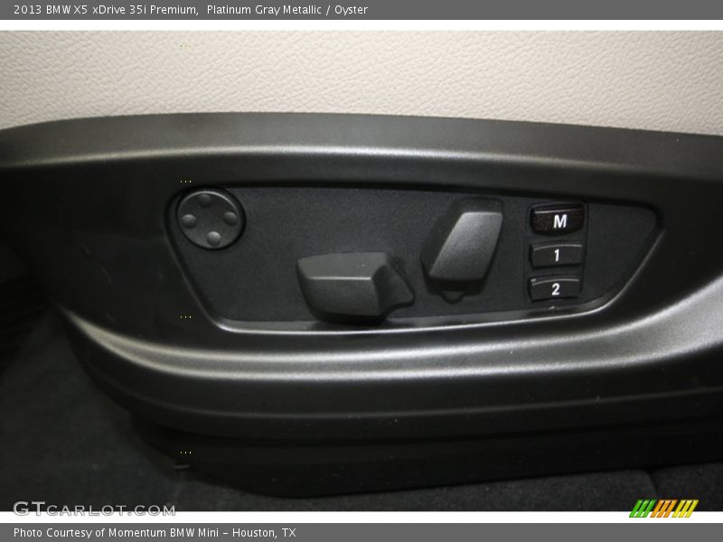 Controls of 2013 X5 xDrive 35i Premium