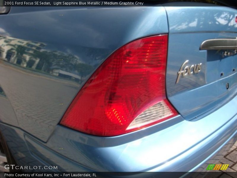 Light Sapphire Blue Metallic / Medium Graphite Grey 2001 Ford Focus SE Sedan