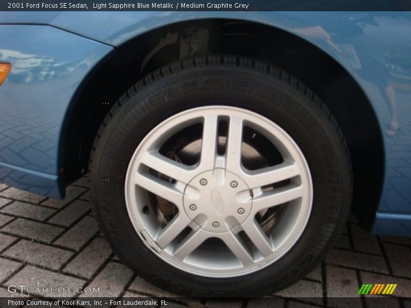 Light Sapphire Blue Metallic / Medium Graphite Grey 2001 Ford Focus SE Sedan