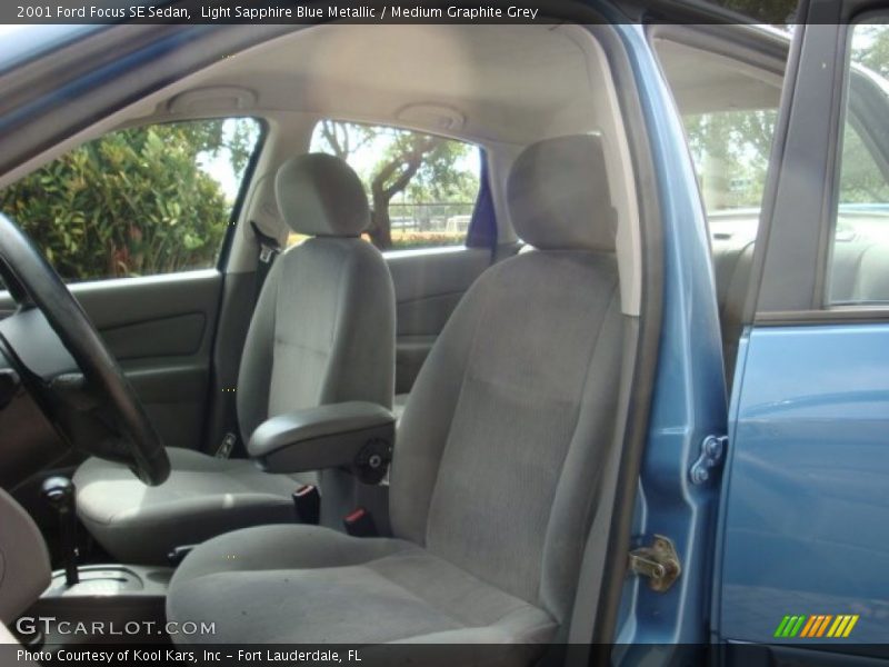 Light Sapphire Blue Metallic / Medium Graphite Grey 2001 Ford Focus SE Sedan