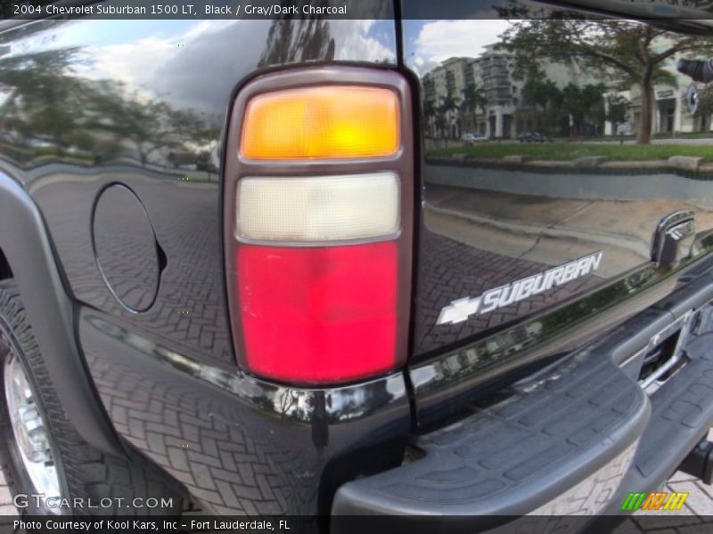 Black / Gray/Dark Charcoal 2004 Chevrolet Suburban 1500 LT