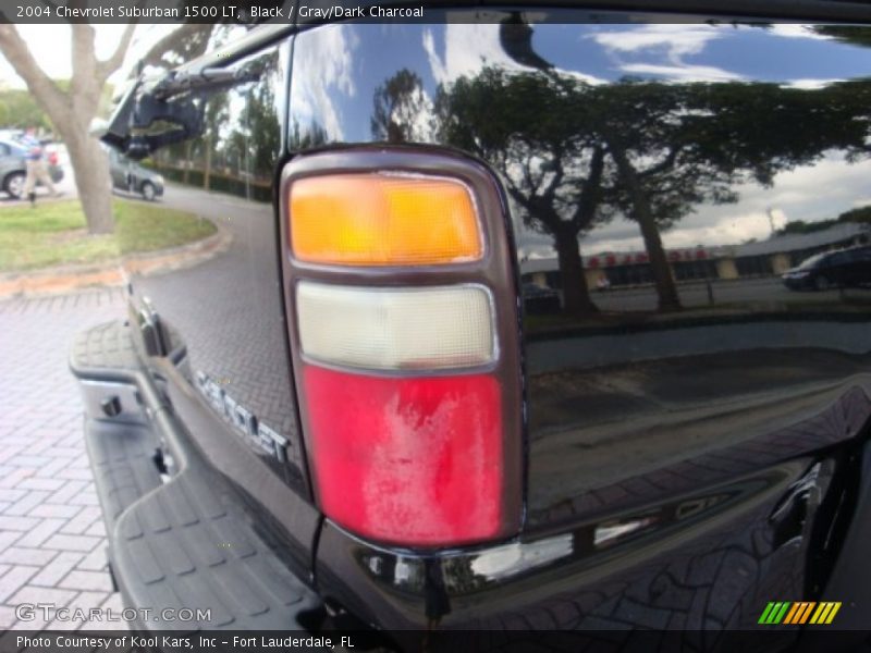 Black / Gray/Dark Charcoal 2004 Chevrolet Suburban 1500 LT