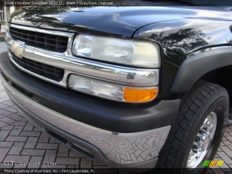 Black / Gray/Dark Charcoal 2004 Chevrolet Suburban 1500 LT
