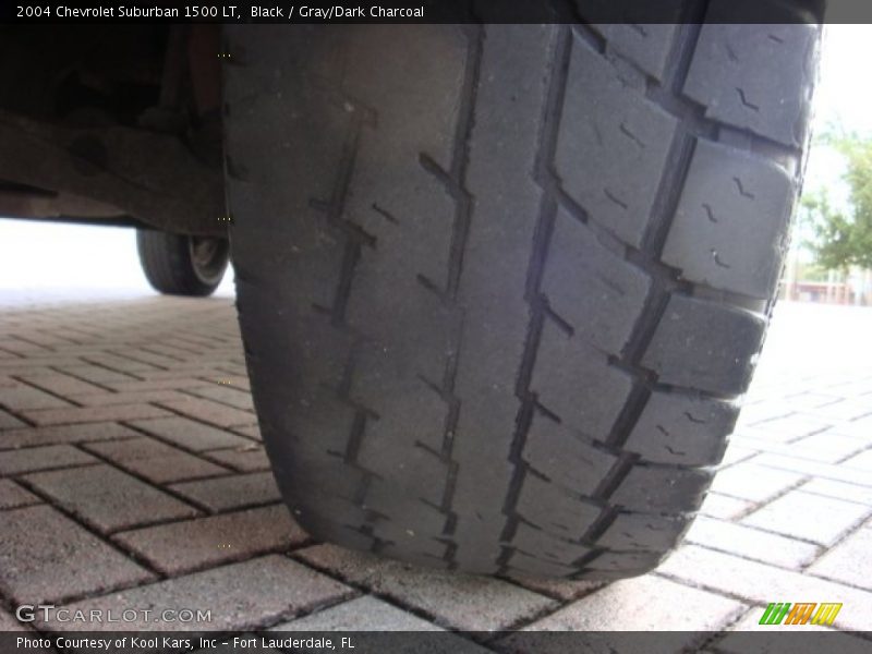 Black / Gray/Dark Charcoal 2004 Chevrolet Suburban 1500 LT