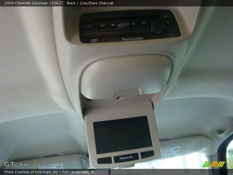Black / Gray/Dark Charcoal 2004 Chevrolet Suburban 1500 LT