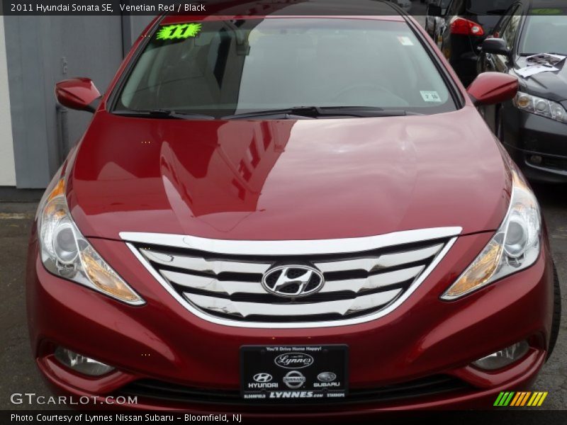 Venetian Red / Black 2011 Hyundai Sonata SE