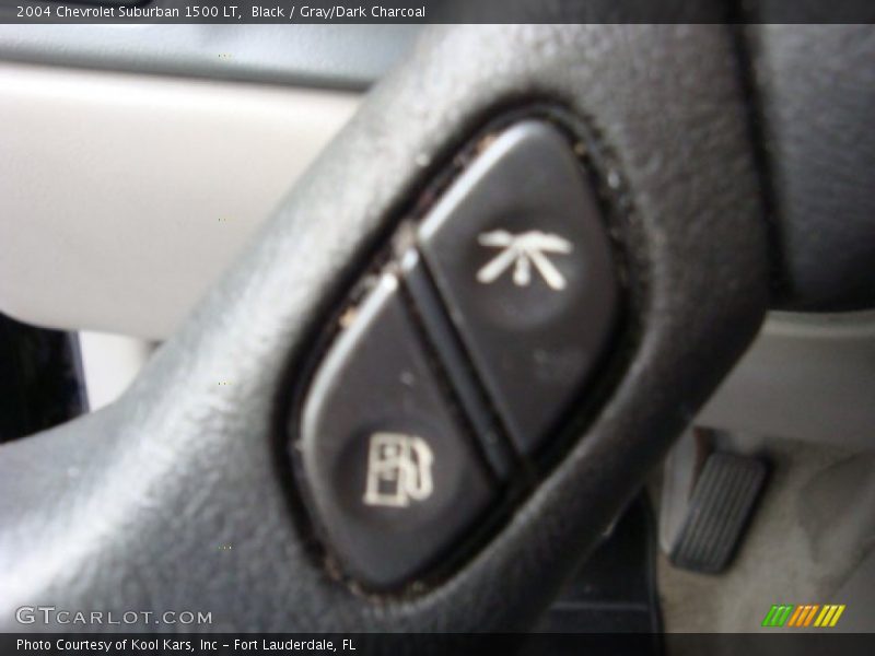 Black / Gray/Dark Charcoal 2004 Chevrolet Suburban 1500 LT