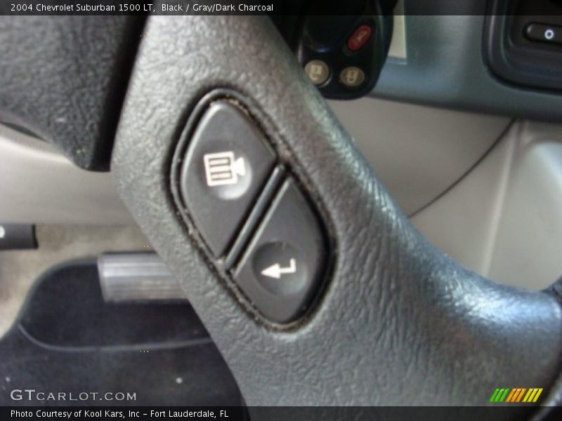 Black / Gray/Dark Charcoal 2004 Chevrolet Suburban 1500 LT