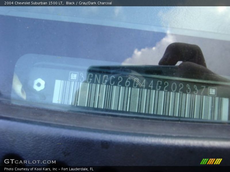 Black / Gray/Dark Charcoal 2004 Chevrolet Suburban 1500 LT