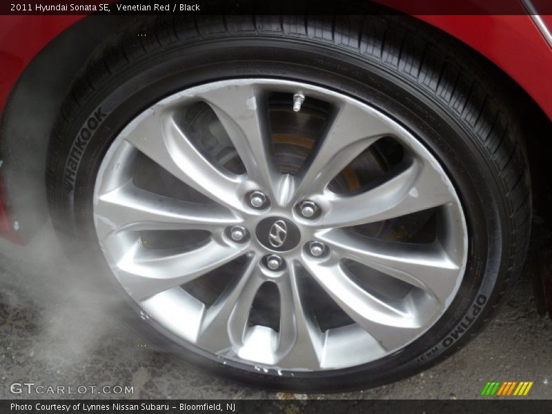 Venetian Red / Black 2011 Hyundai Sonata SE