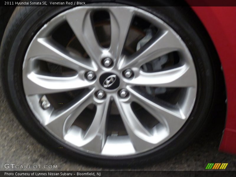 Venetian Red / Black 2011 Hyundai Sonata SE