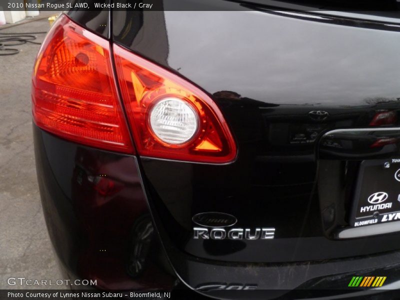 Wicked Black / Gray 2010 Nissan Rogue SL AWD