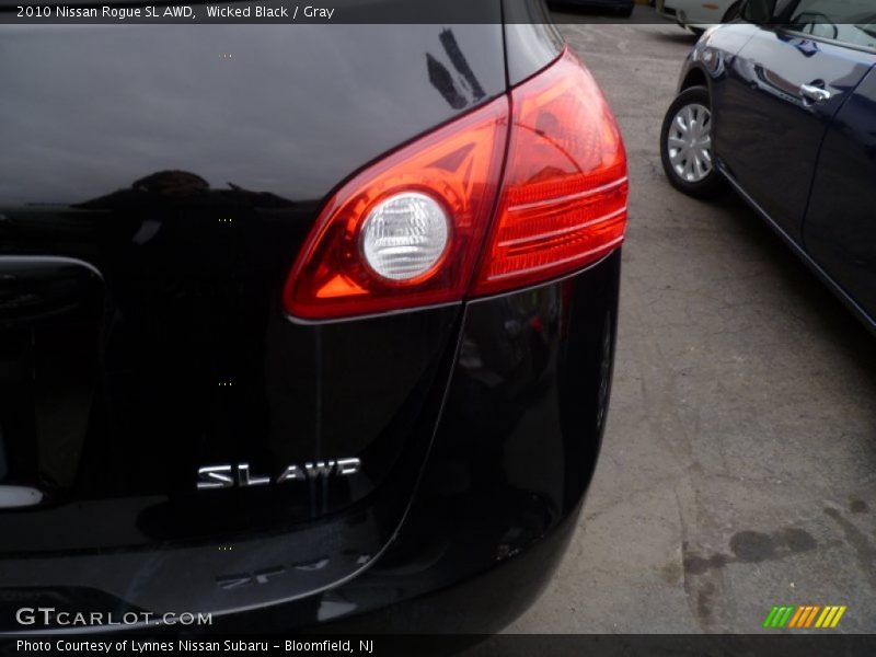 Wicked Black / Gray 2010 Nissan Rogue SL AWD
