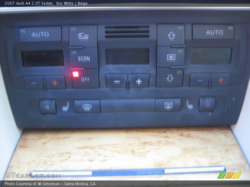 Controls of 2007 A4 2.0T Sedan