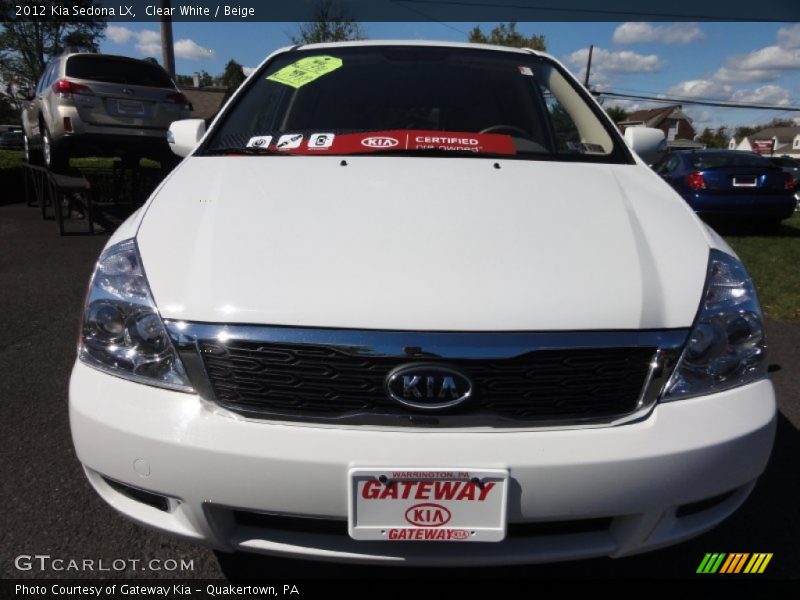 Clear White / Beige 2012 Kia Sedona LX