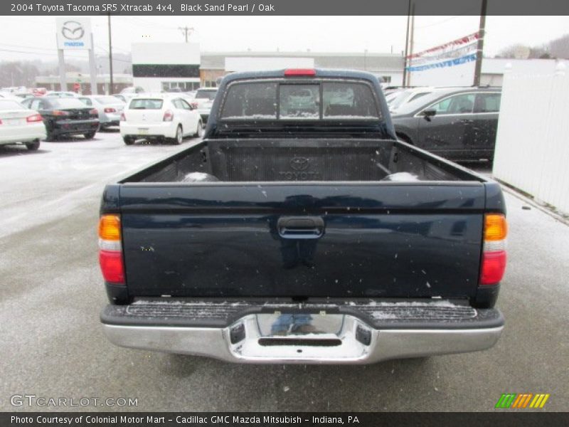 Black Sand Pearl / Oak 2004 Toyota Tacoma SR5 Xtracab 4x4