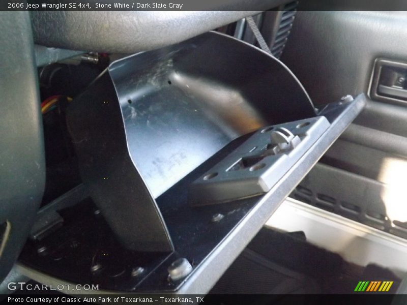 Stone White / Dark Slate Gray 2006 Jeep Wrangler SE 4x4