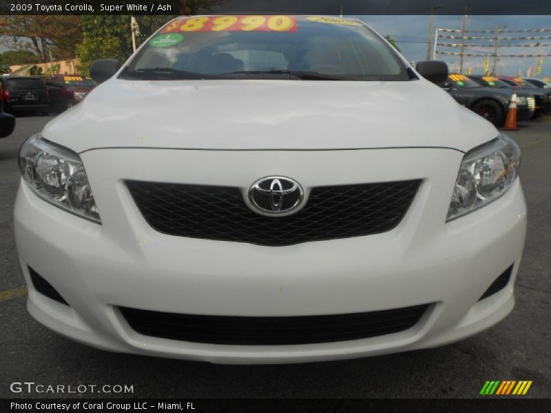 Super White / Ash 2009 Toyota Corolla