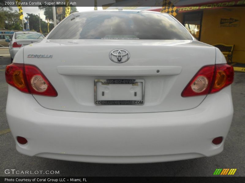 Super White / Ash 2009 Toyota Corolla