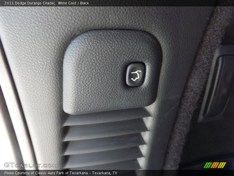 White Gold / Black 2011 Dodge Durango Citadel