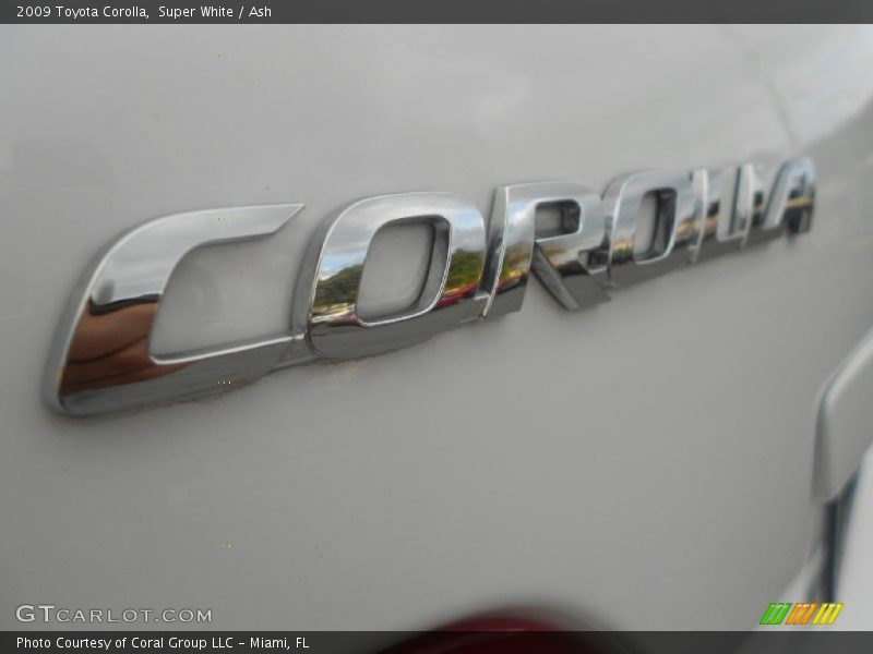 Super White / Ash 2009 Toyota Corolla