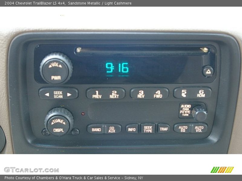 Sandstone Metallic / Light Cashmere 2004 Chevrolet TrailBlazer LS 4x4