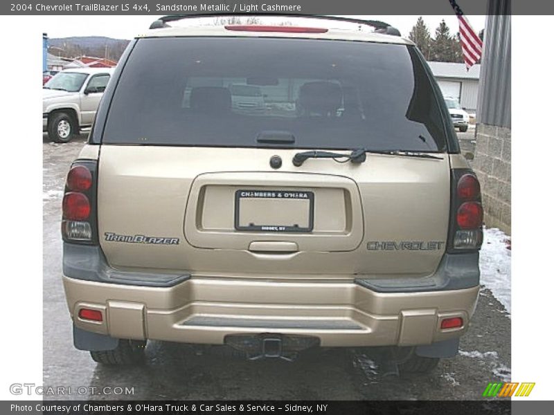 Sandstone Metallic / Light Cashmere 2004 Chevrolet TrailBlazer LS 4x4