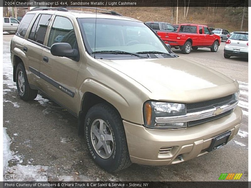 Sandstone Metallic / Light Cashmere 2004 Chevrolet TrailBlazer LS 4x4
