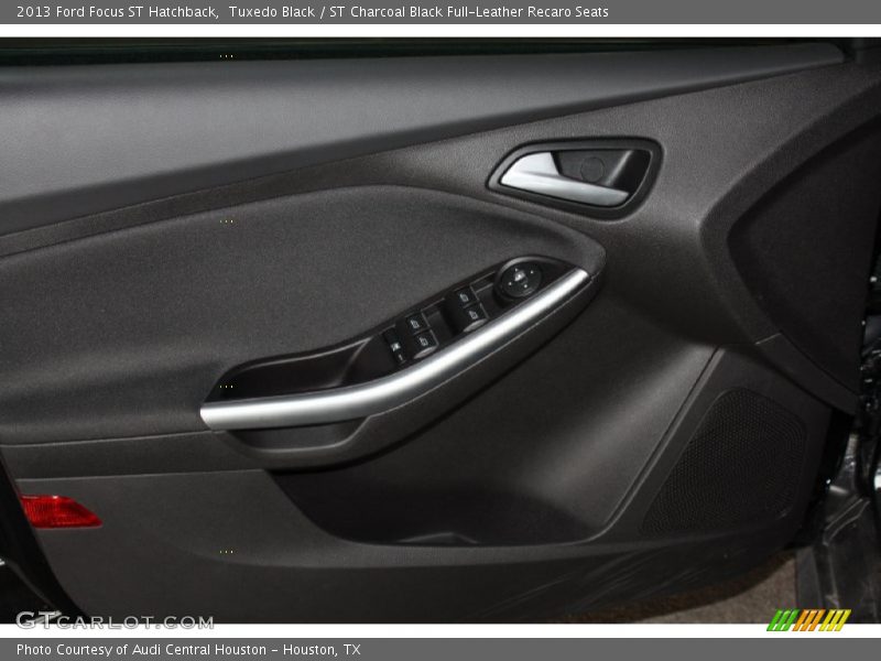 Tuxedo Black / ST Charcoal Black Full-Leather Recaro Seats 2013 Ford Focus ST Hatchback