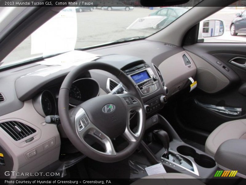 Cotton White / Taupe 2013 Hyundai Tucson GLS