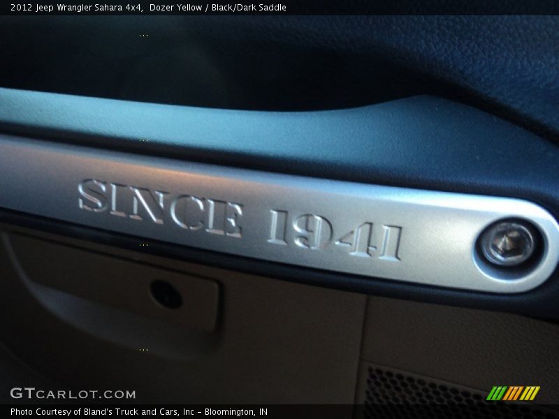 Dozer Yellow / Black/Dark Saddle 2012 Jeep Wrangler Sahara 4x4