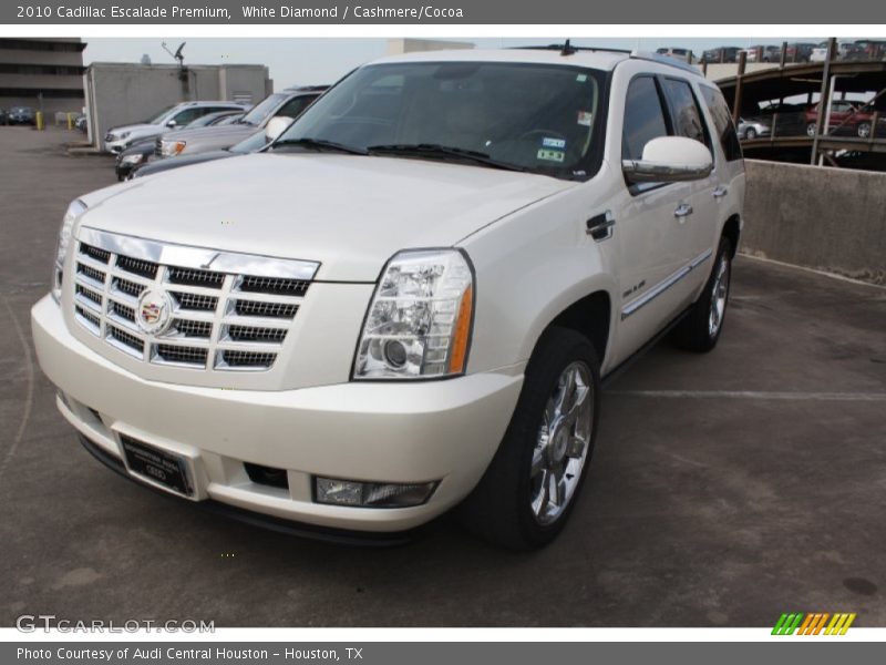Front 3/4 View of 2010 Escalade Premium