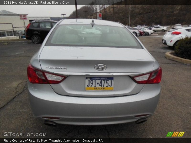Radiant Silver / Gray 2011 Hyundai Sonata SE