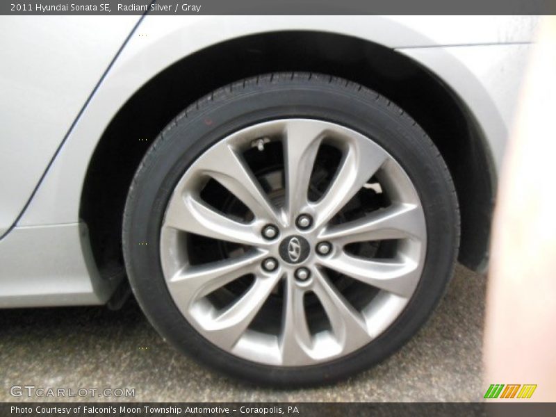 Radiant Silver / Gray 2011 Hyundai Sonata SE