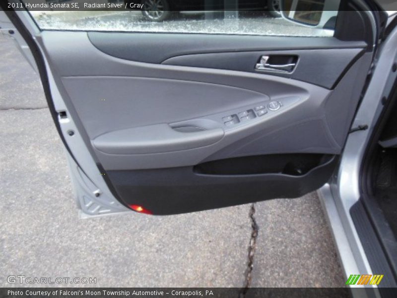 Radiant Silver / Gray 2011 Hyundai Sonata SE