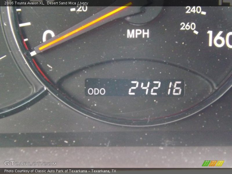 Desert Sand Mica / Ivory 2006 Toyota Avalon XL
