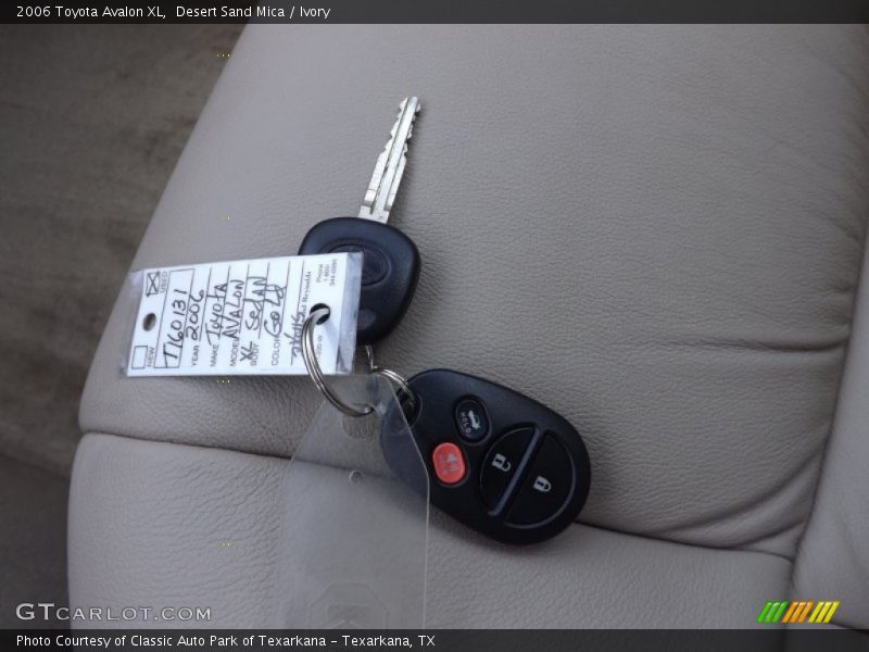 Desert Sand Mica / Ivory 2006 Toyota Avalon XL
