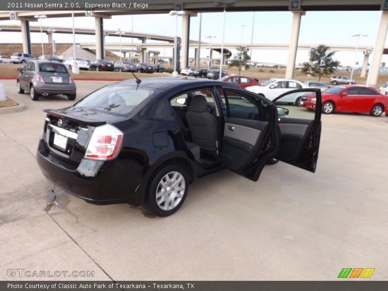 Espresso Black / Beige 2011 Nissan Sentra 2.0 S