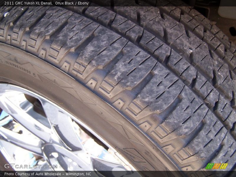 Onyx Black / Ebony 2011 GMC Yukon XL Denali