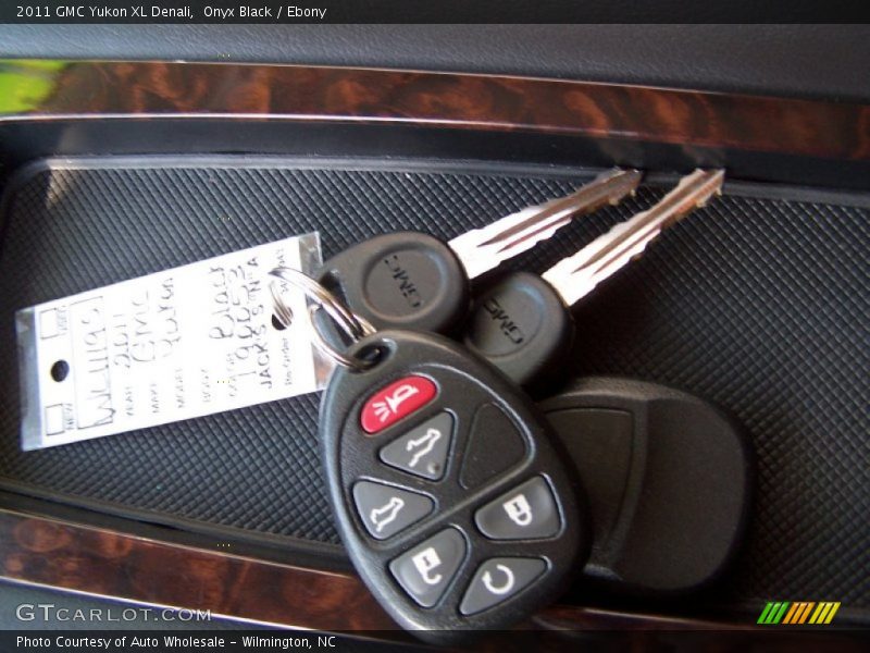 Onyx Black / Ebony 2011 GMC Yukon XL Denali