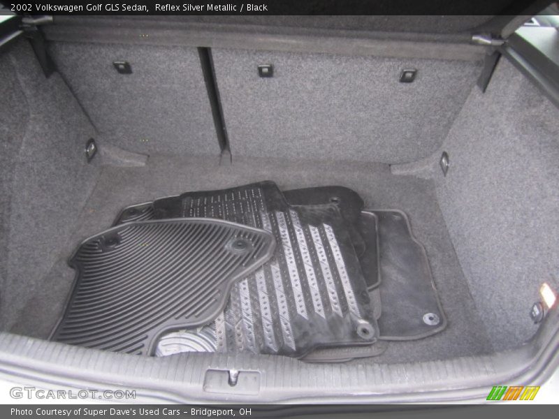  2002 Golf GLS Sedan Trunk
