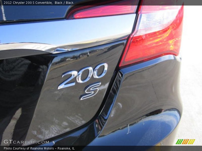  2012 200 S Convertible Logo