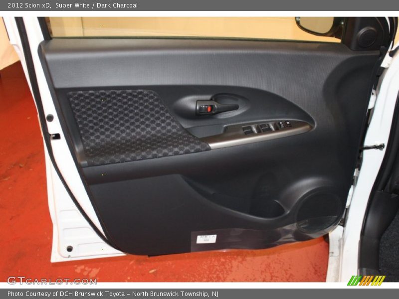 Super White / Dark Charcoal 2012 Scion xD